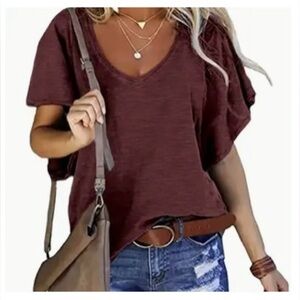 Women’s plum colored V-neck short sleeve shirt size XL